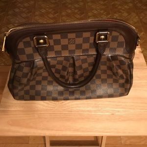 Per-owned Louis Vuitton Damier Ebene Trevi GM Bag